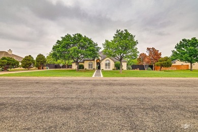 Welcome to this beautifully maintained 4-bedroom, 2.5-bath home - photo 2