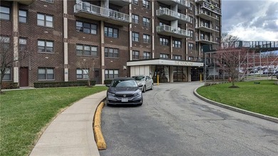 Welcome to this beautifully newly renovated and spacious ~1,000 - photo 3