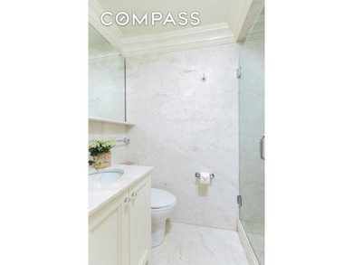 Convertible 2 BDRM! Welcome to high floor views and incredible - photo 5