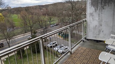 Welcome to this beautifully newly renovated and spacious ~1,000 - photo 10