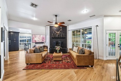Welcome to this beautifully maintained 4-bedroom, 2.5-bath home - photo 10