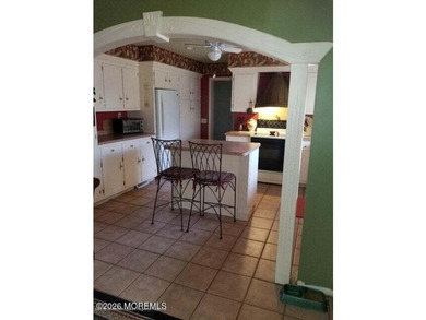 Looking for that perfect multi-generational home where you can - photo 4