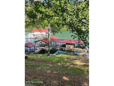 **MOTIVATED SELLER** Approx. 300 feet of lake frontage is a rare - photo 2