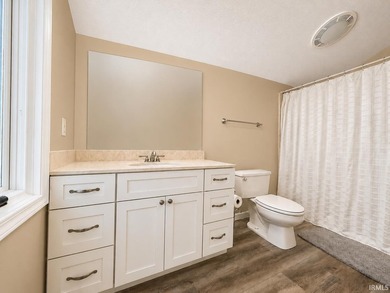 Welcome to your private retreat at Eagle Pointe, where - photo 14