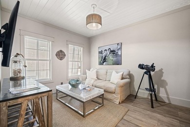 Rare opportunity to own a beautifully updated 5BR/4BA residence - photo 5