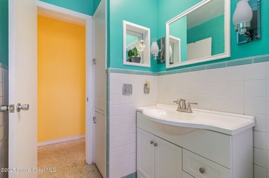 Bright & Cheery Retro Beach Home! You'll fall in love with this - photo 15