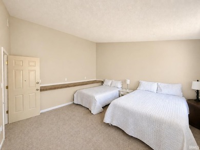 Welcome to your private retreat at Eagle Pointe, where - photo 18