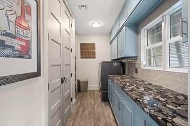 Rare opportunity to own a beautifully updated 5BR/4BA residence - photo 9