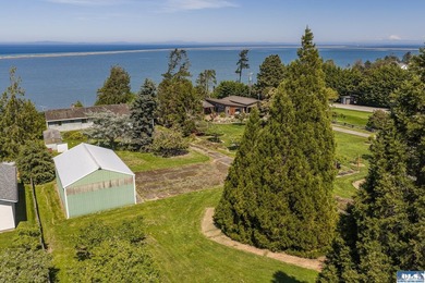 Rare, stunning waterfront property ready for your remodel - photo 3