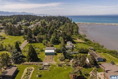 Rare, stunning waterfront property ready for your remodel - photo 5
