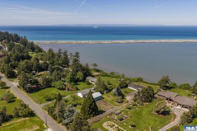 Rare, stunning waterfront property ready for your remodel - photo 6