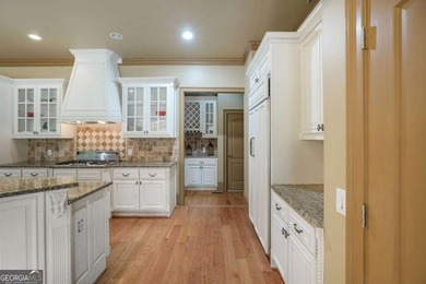 Welcome to an extraordinary estate in the prestigious Woodlands - photo 28