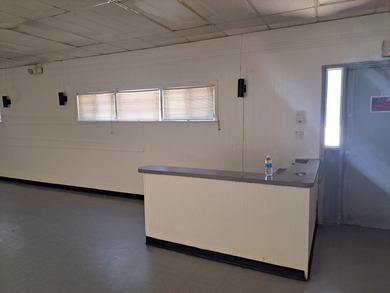 Imagine the possibilities with 6000 Square feet of usable space