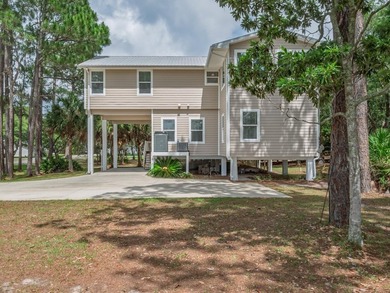 Welcome to the fly-in, gated community of Tarpine, located just - photo 2