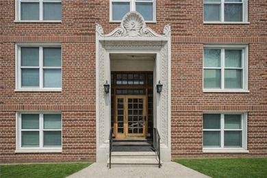 Bright, move-in ready 1-bedroom co-op on the 8th floor of a - photo 3