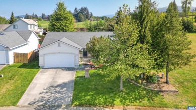 Move in ready home surrounded by a green-belt on two sides in - photo 1