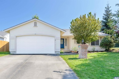 Move in ready home surrounded by a green-belt on two sides in - photo 5