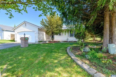 Move in ready home surrounded by a green-belt on two sides in - photo 7
