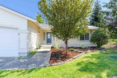 Move in ready home surrounded by a green-belt on two sides in - photo 8