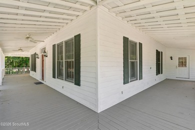 Experience the charm of a truly one-of-a-kind waterfront - photo 3