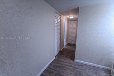 Corner condo located in the heart of Plantation. This spacious - photo 24