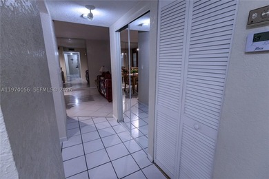 Corner condo located in the heart of Plantation. This spacious - photo 29