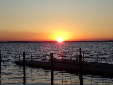 Wow! Looking for a first floor unit? You have found it! And the - photo 40