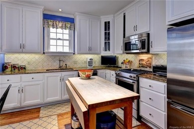 This fabulous golf-front home located on the 9th hole of the - photo 9
