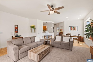Beautiful single-level townhome in desirable Maple Ridge Estates - photo 7