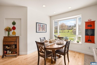 Beautiful single-level townhome in desirable Maple Ridge Estates - photo 10