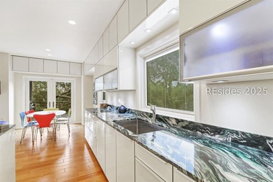 This sophisticated Marsh Island turn-key home offers a perfect - photo 8