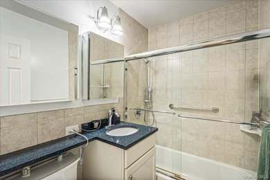 Welcome to Towers at Waters Edge, one of Bayside's most - photo 18