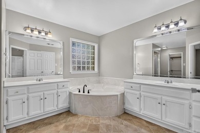 Welcome home to this beautifully designed 3-bedroom, 2-bath - photo 19