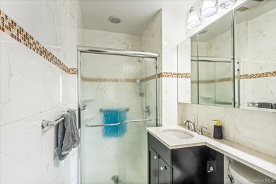 Welcome to Towers at Waters Edge, one of Bayside's most - photo 22