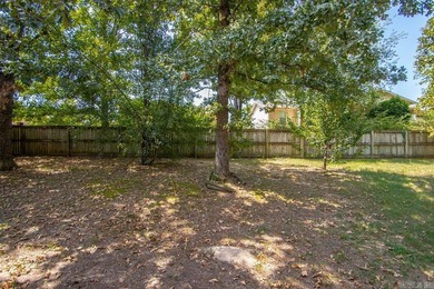 Welcome home to this beautifully designed 3-bedroom, 2-bath - photo 23