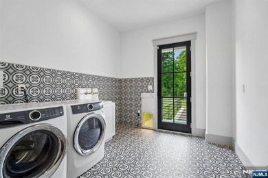 Welcome to Knightsbridge Estate. Set behind a gated entrance in - photo 27