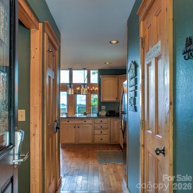 Escape to the Blue Ridge Mountains in the cabin retreat you've - photo 30