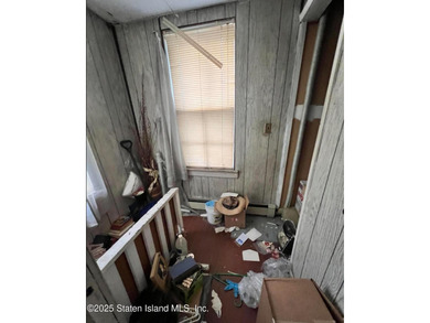 Attention builders - Handyman special 50 x 100 lot, needs total - photo 5