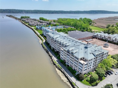 Lake Condo For Sale in Piermont, New York