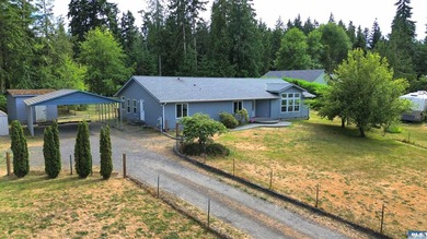 Space and natural light abound in this beautifully maintained - photo 1