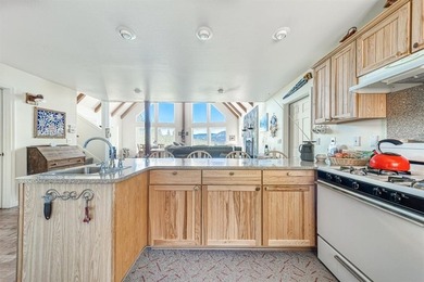 Discover the perfect blend of serenity and adventure with this - photo 9