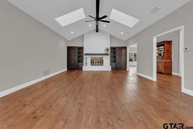 This beautifully updated home strikes that perfect balance - photo 8