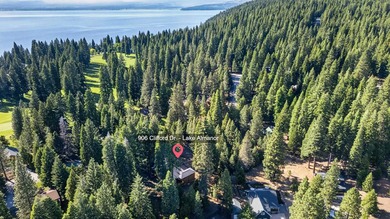 Excellent Lake Almanor Country Club location- Steps to Clubhouse - photo 2