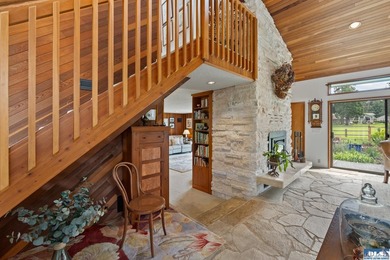 This is a home you feel the moment you enter, architecturally - photo 4