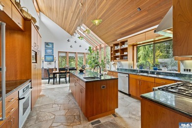 This is a home you feel the moment you enter, architecturally - photo 9