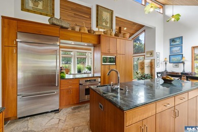 This is a home you feel the moment you enter, architecturally - photo 10