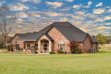 (private lake, pond, coastal) Home Sale Pending in Maud Texas