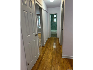 Beautiful 1-bedroom apartment in the heart of Forest Hills! This - photo 3