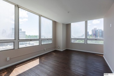 Charlie Sutton, M: , charlie.sutton,   - Enjoy the vibrant condo