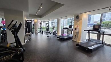 Experience luxury living in the heart of the South Loop! This - photo 22